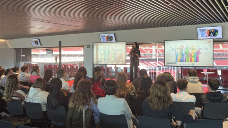 Ilunion y Coca-Cola incitan a 600 jóvenes a reflexionar sobre el turismo inclusivo y accesible